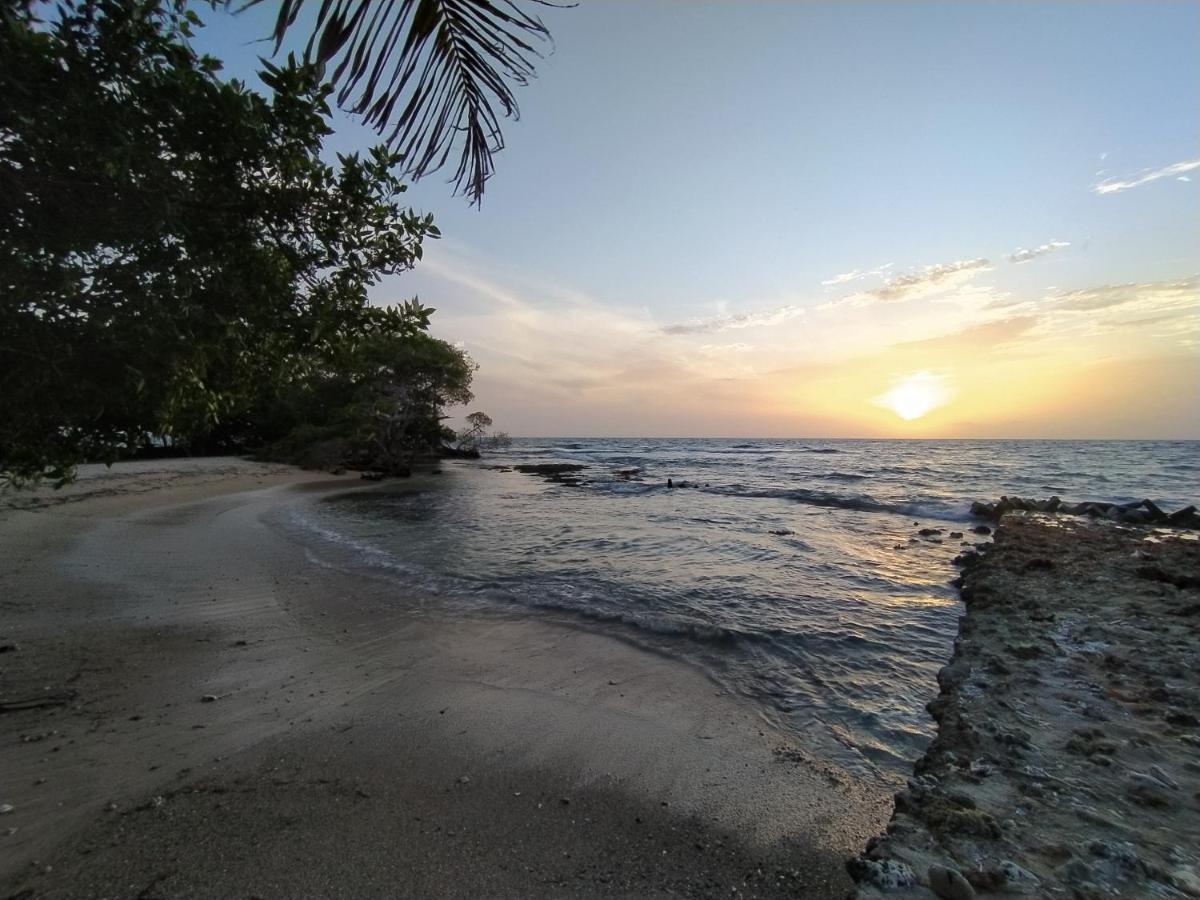 Sol Y Mar Hotell Puerto Limon Exteriör bild